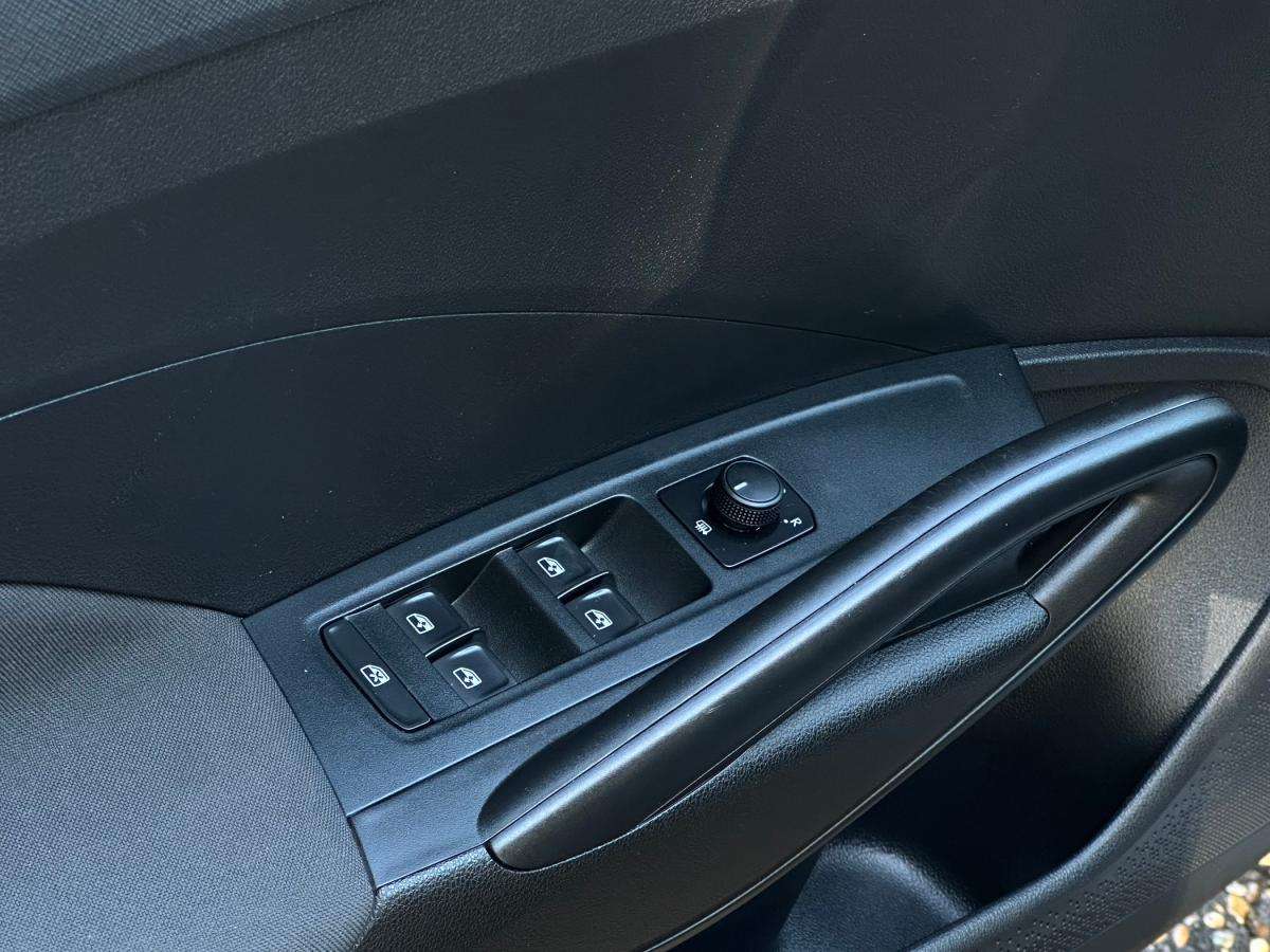 skoda-fabia-2023-gasolina-999cc