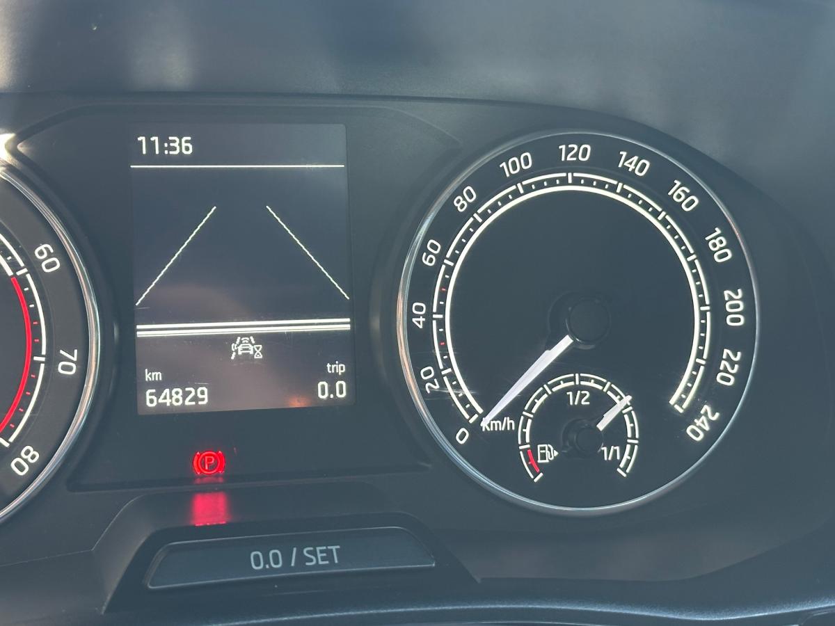 skoda-fabia-2023-gasolina-999cc