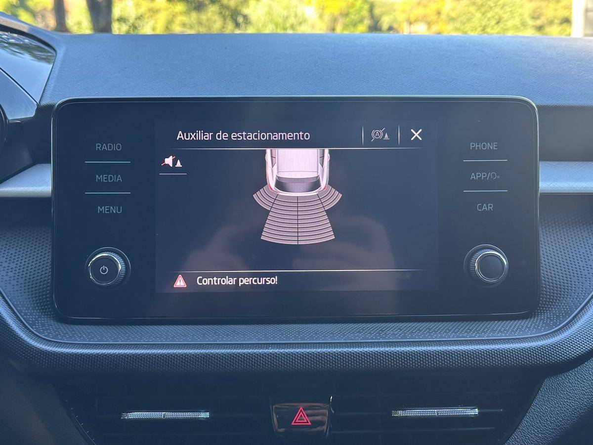 skoda-fabia-2023-gasolina-999cc
