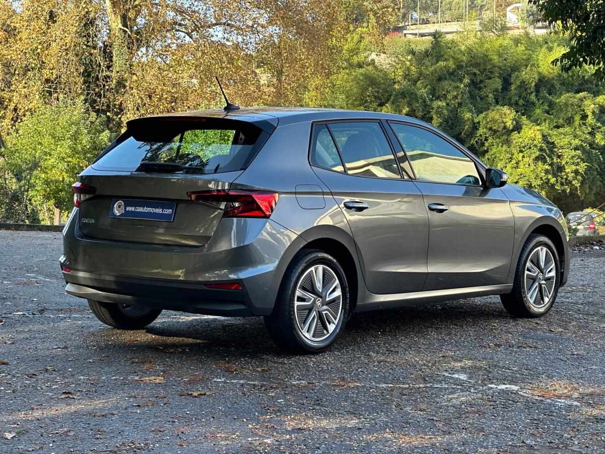 skoda-fabia-2023-gasolina-999cc
