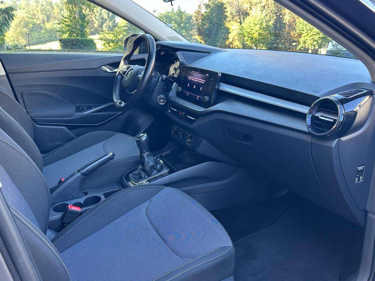 skoda-fabia-2023-gasolina-999cc