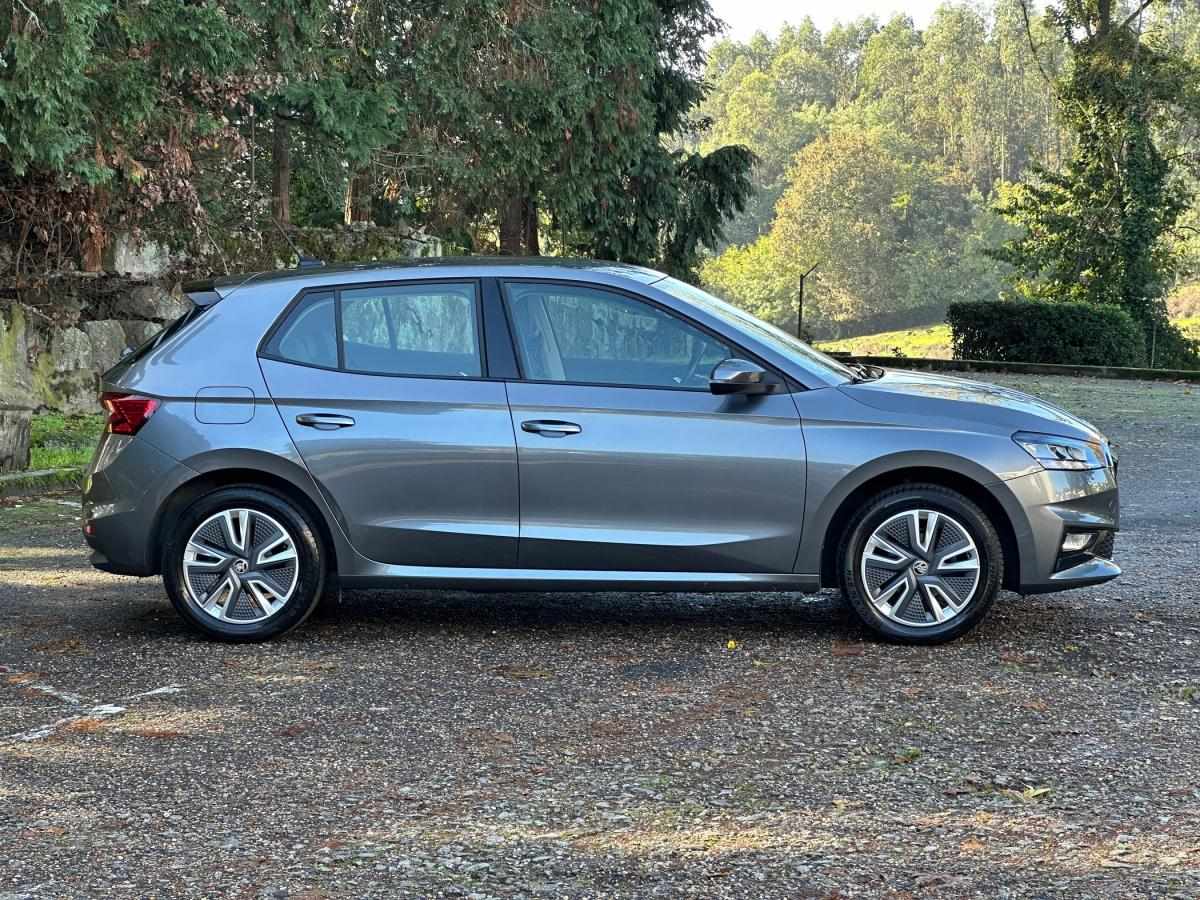 skoda-fabia-2023-gasolina-999cc