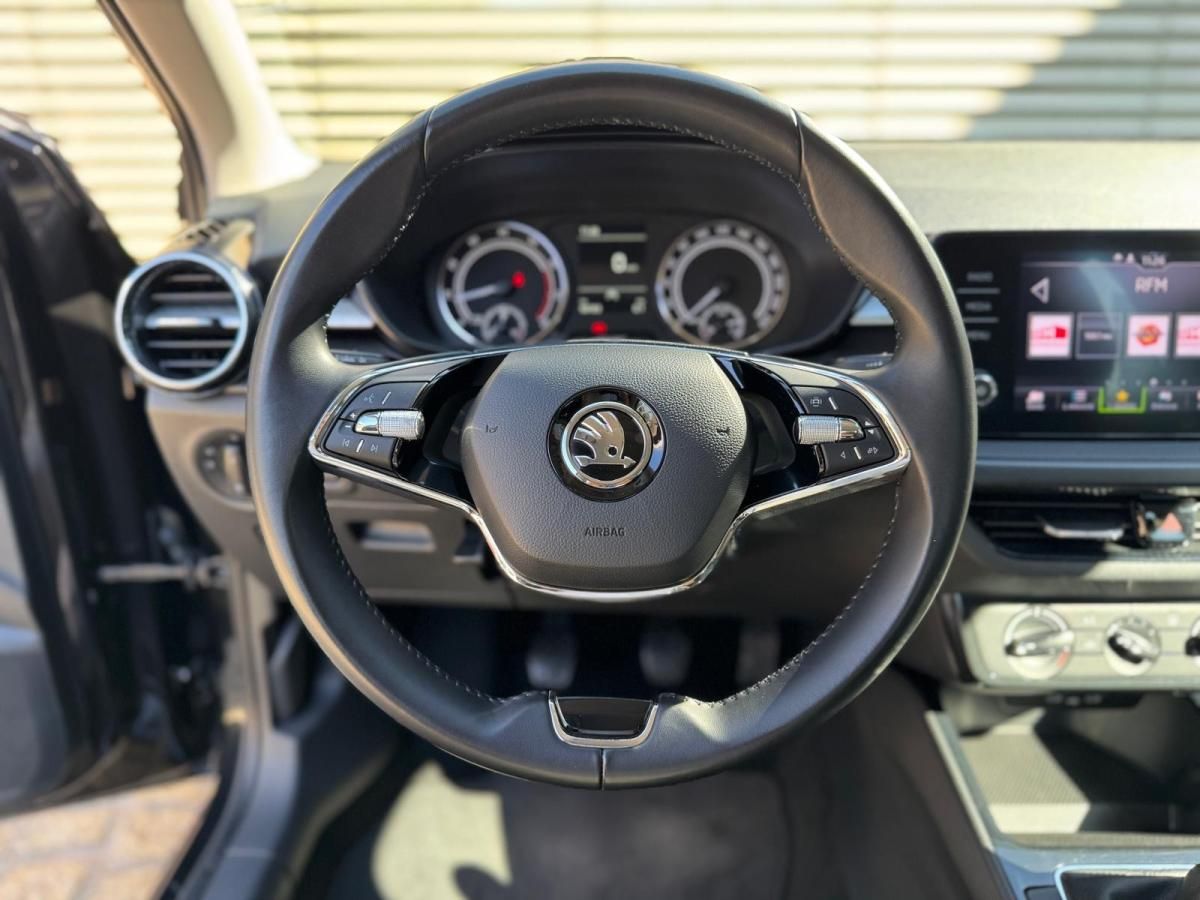skoda-fabia-2023-gasolina-999cc
