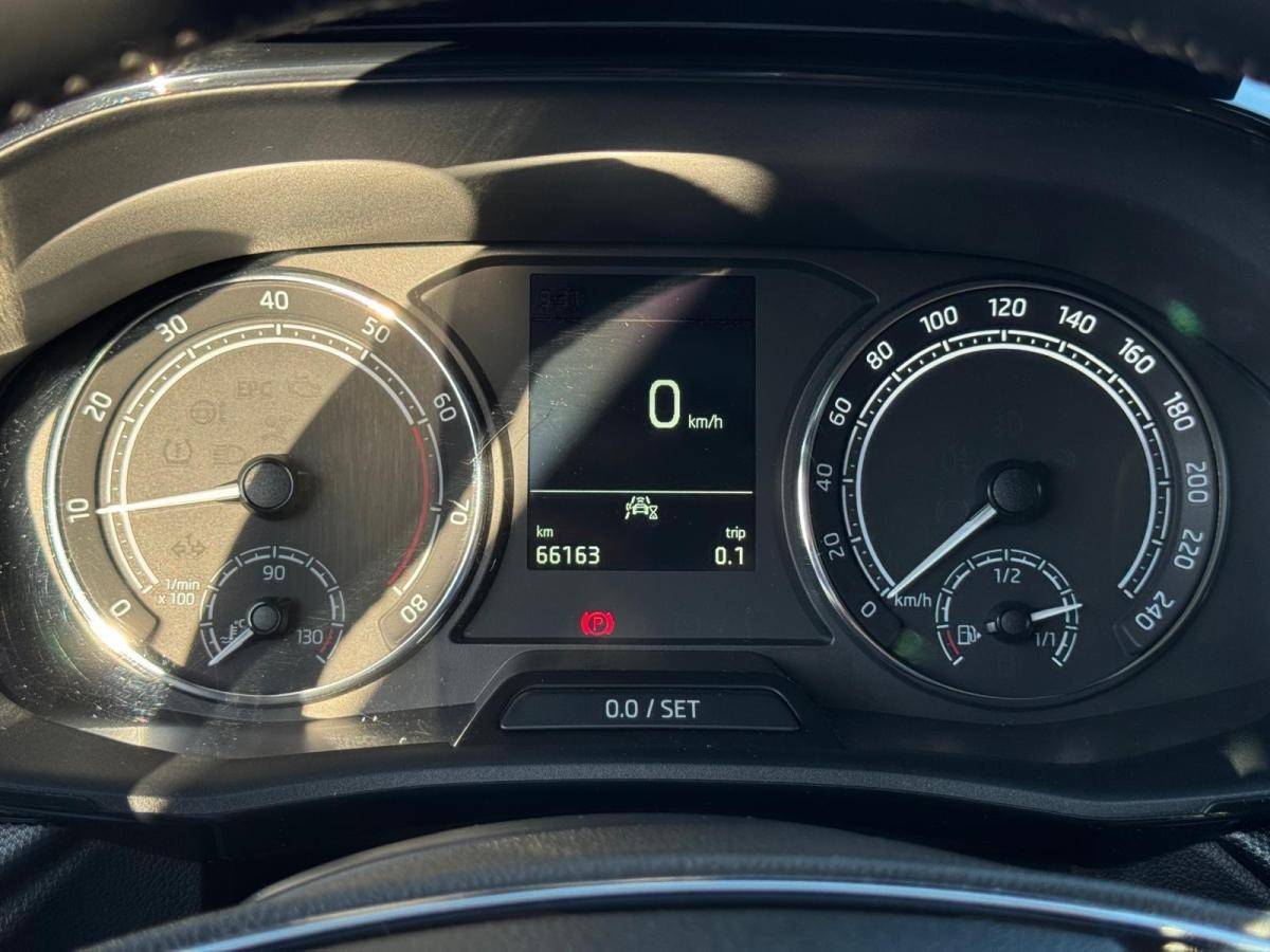 skoda-fabia-2023-gasolina-999cc