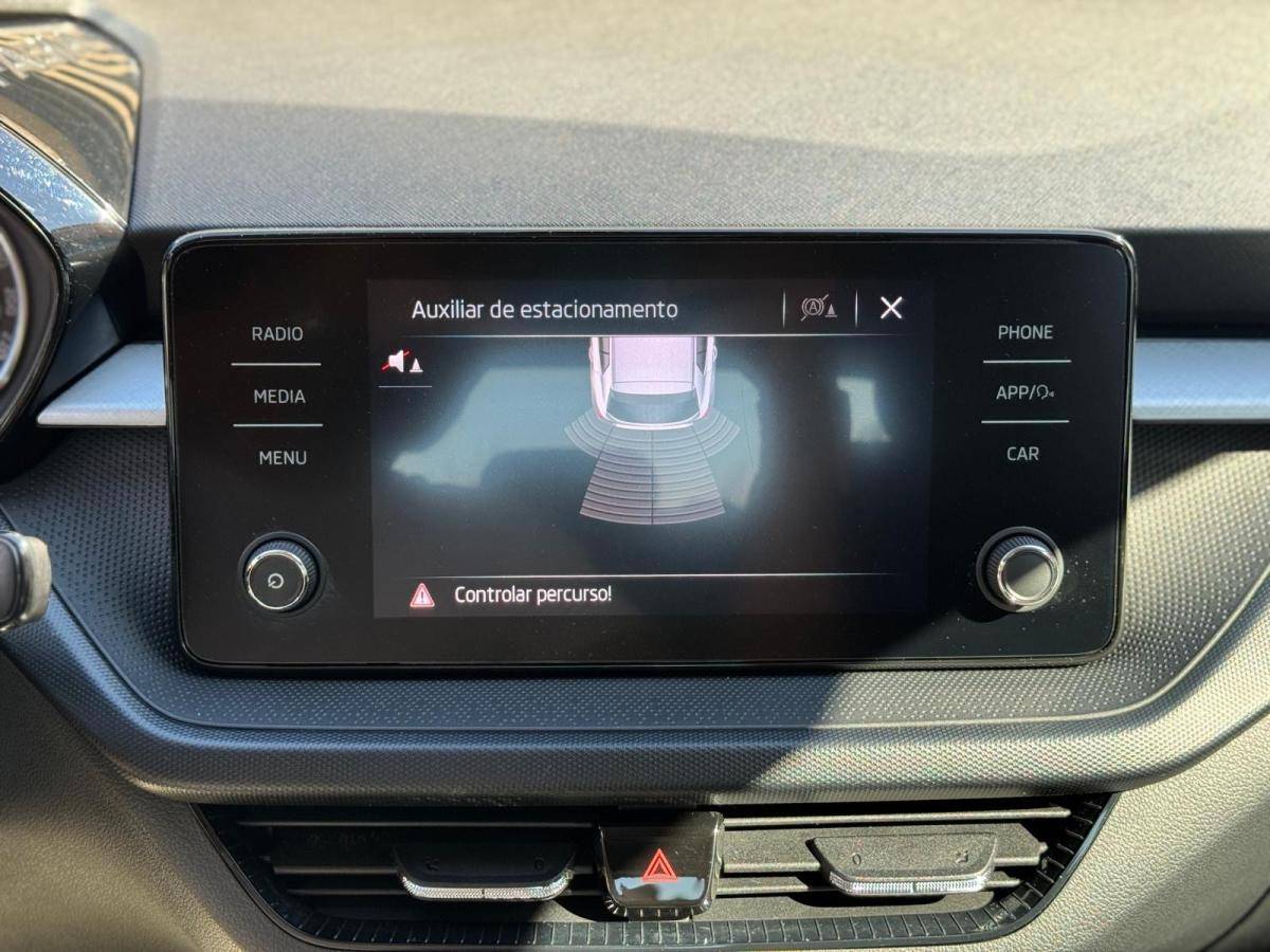 skoda-fabia-2023-gasolina-999cc