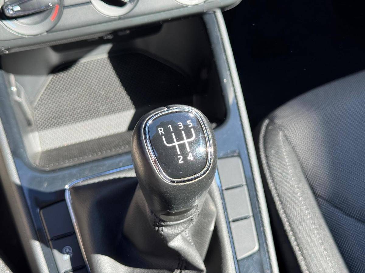 skoda-fabia-2023-gasolina-999cc