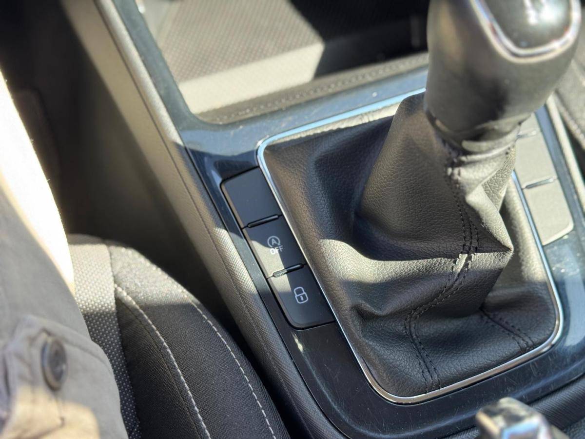 skoda-fabia-2023-gasolina-999cc