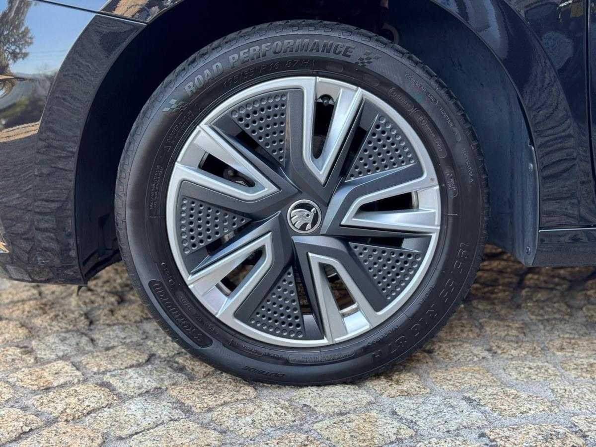 skoda-fabia-2023-gasolina-999cc