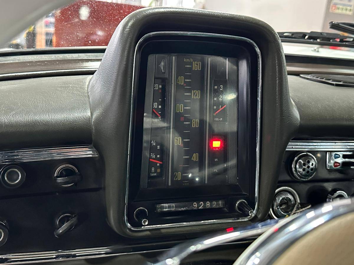 mercedes-benz-200-1967-diesel-1987cc
