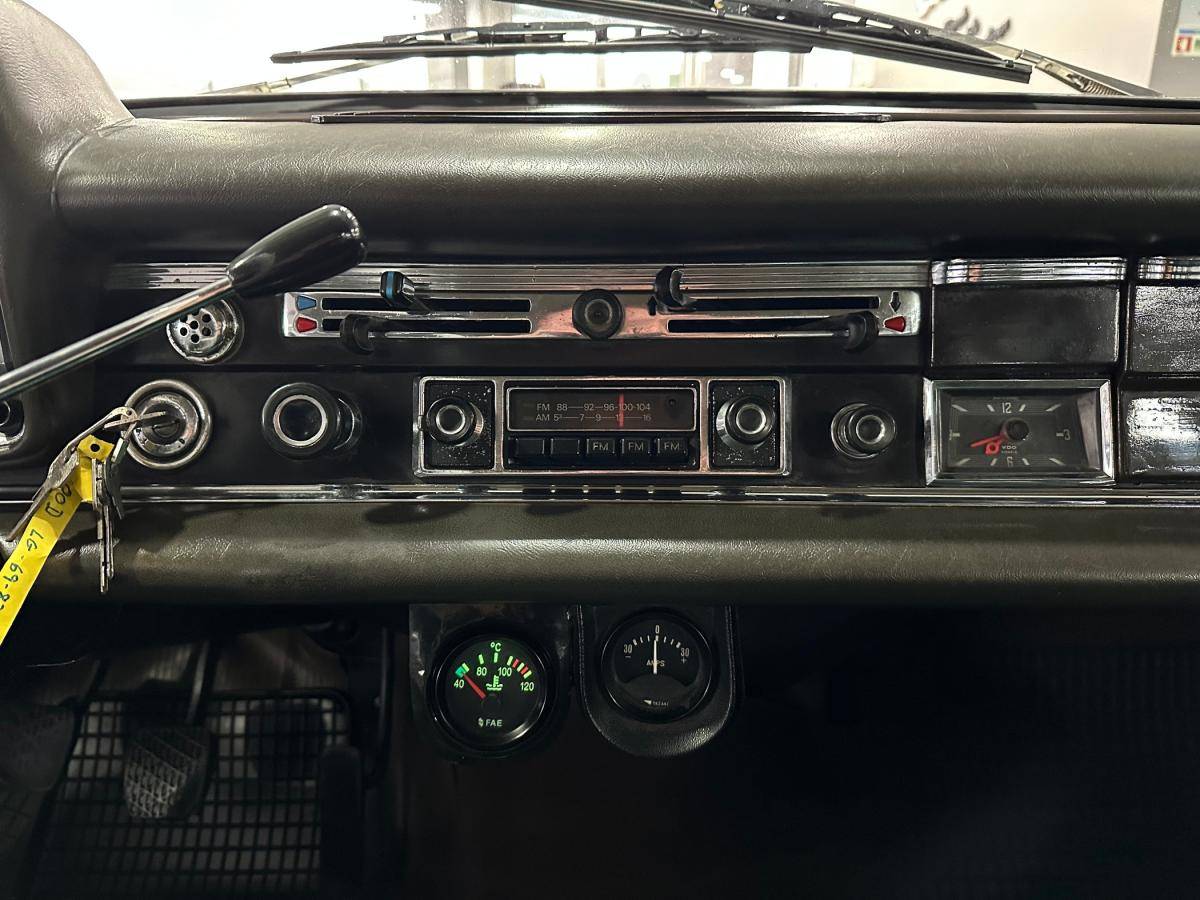 mercedes-benz-200-1967-diesel-1987cc