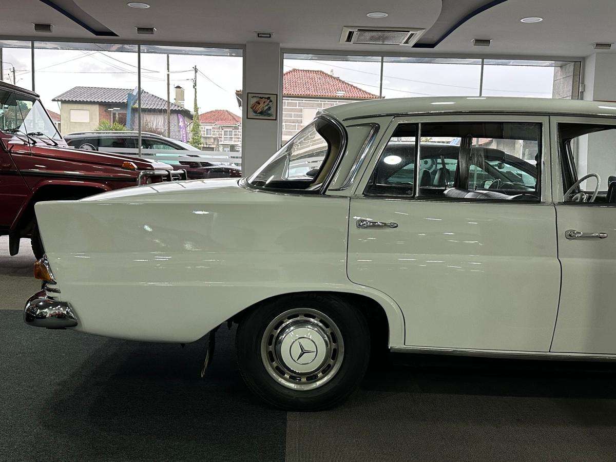mercedes-benz-200-1967-diesel-1987cc