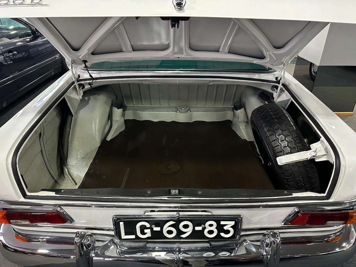 mercedes-benz-200-1967-diesel-1987cc