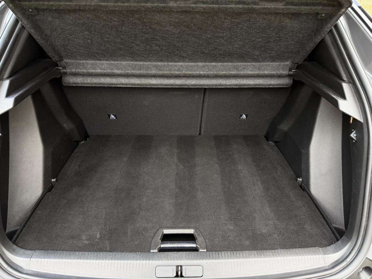 peugeot-2008-2024-gasolina-1199cc