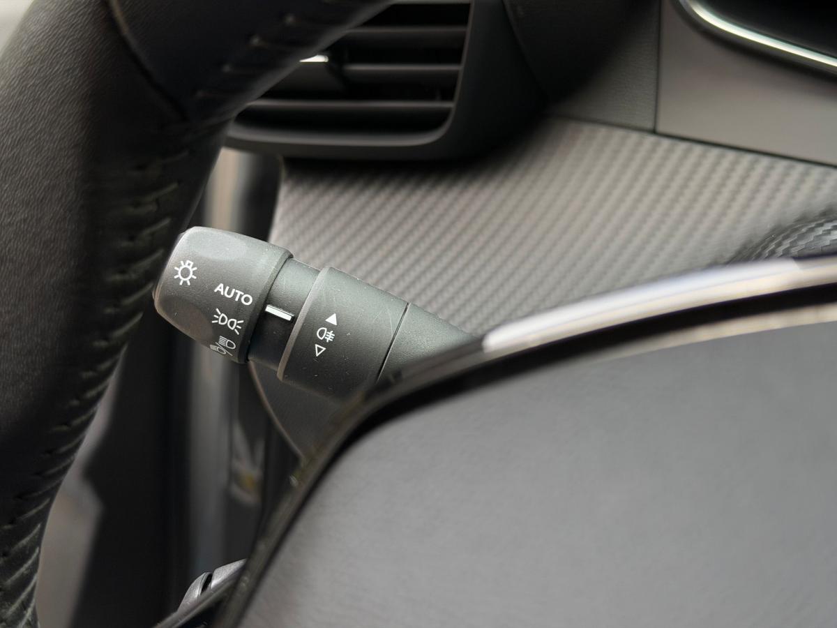 peugeot-2008-2024-gasolina-1199cc