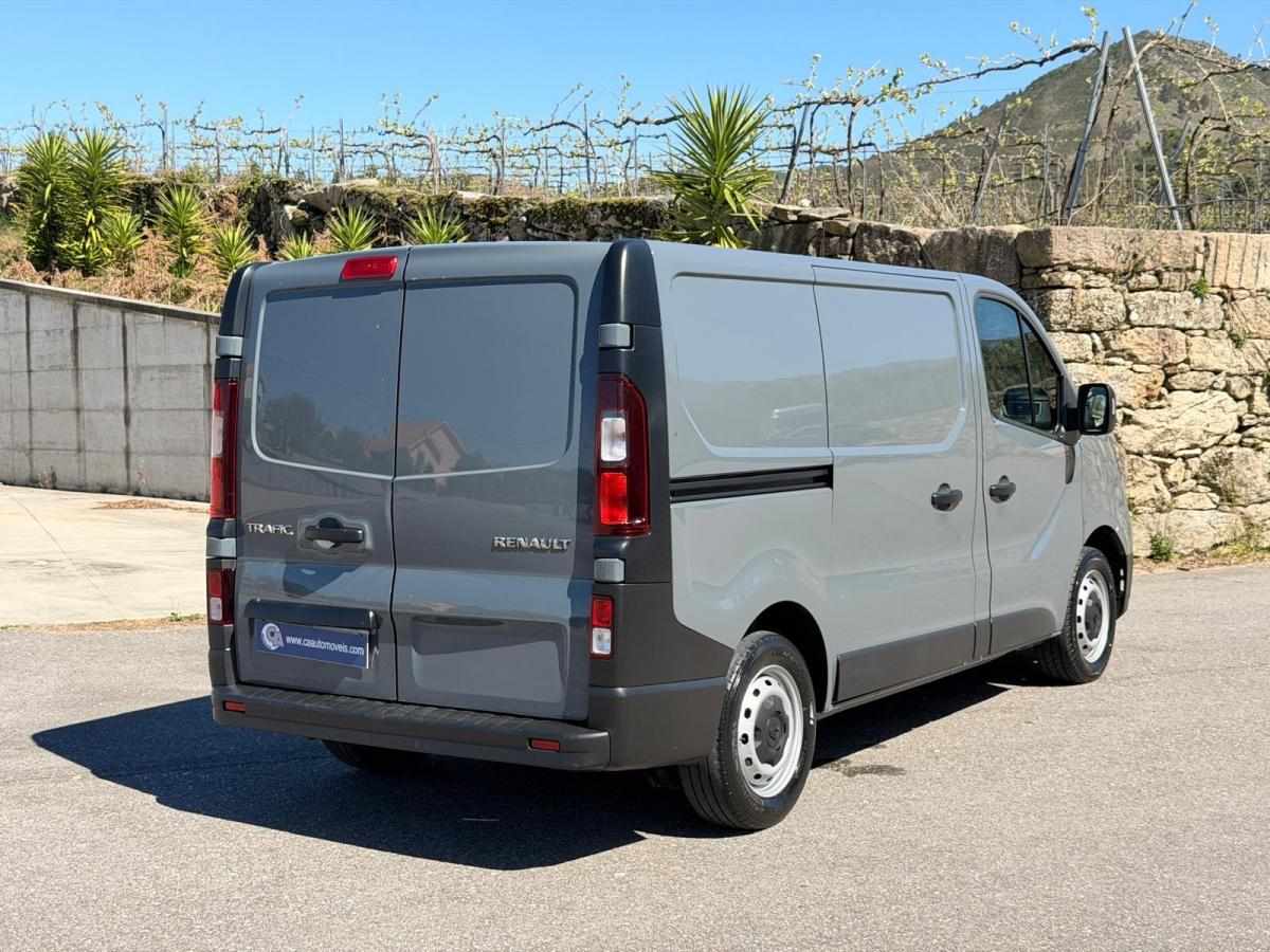renault-trafic-2023-diesel-1997cc