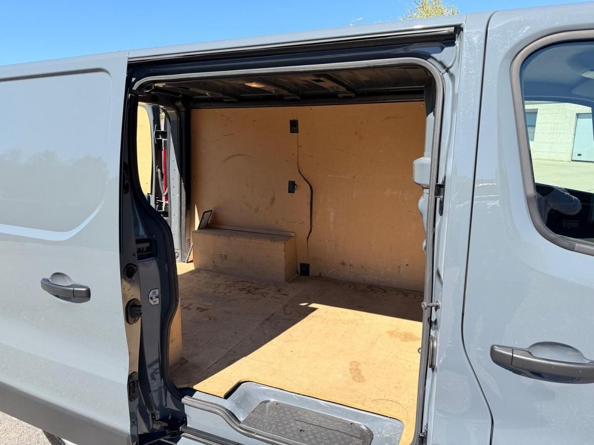 renault-trafic-2023-diesel-1997cc