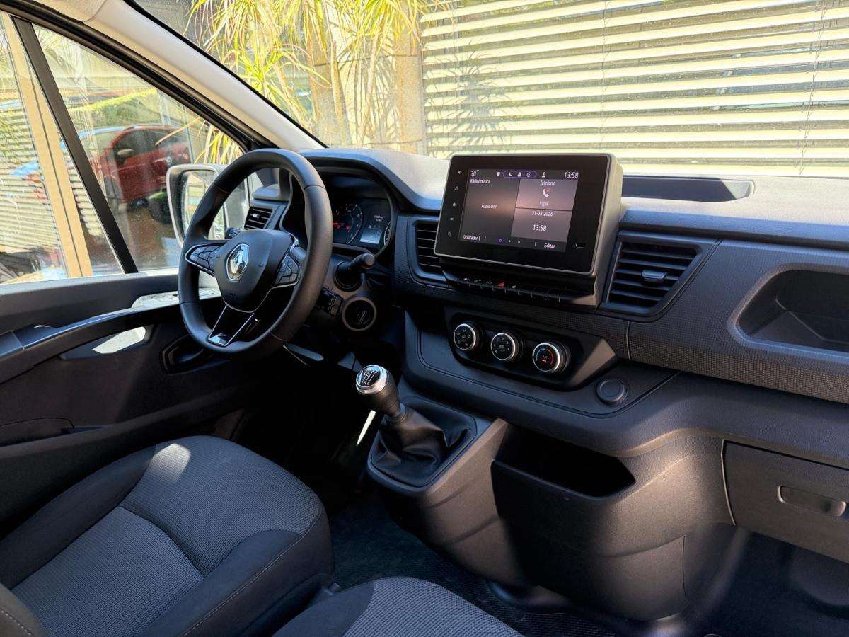 renault-trafic-2023-diesel-1997cc