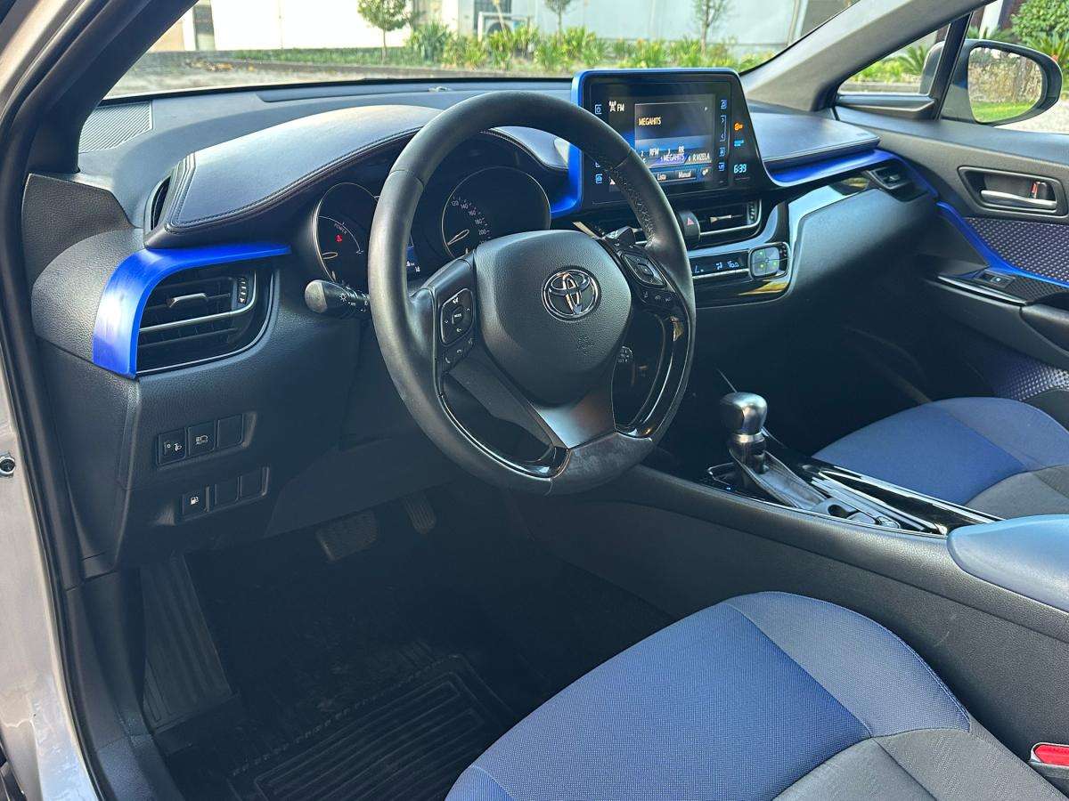 toyota-c-hr-2018-hibrido-a-gasolina-1798cc
