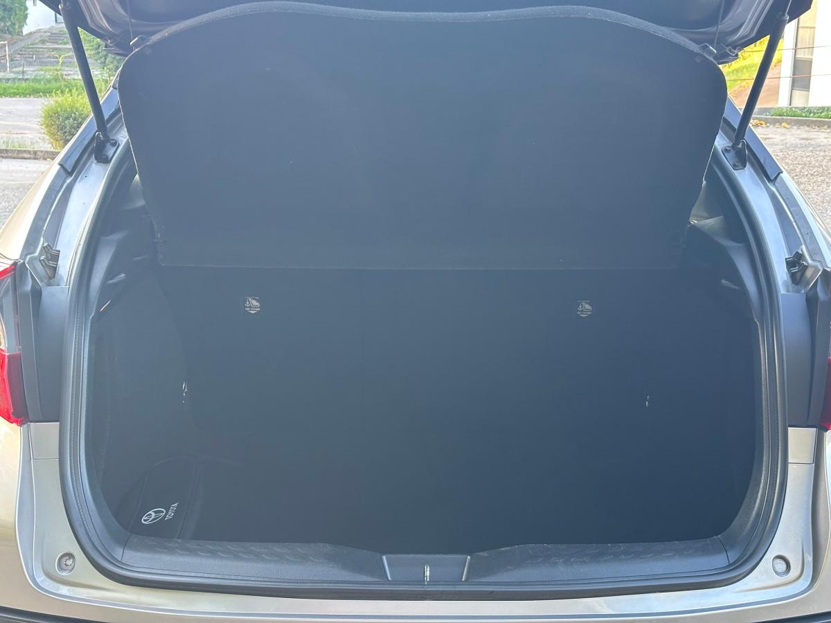 toyota-c-hr-2018-hibrido-a-gasolina-1798cc