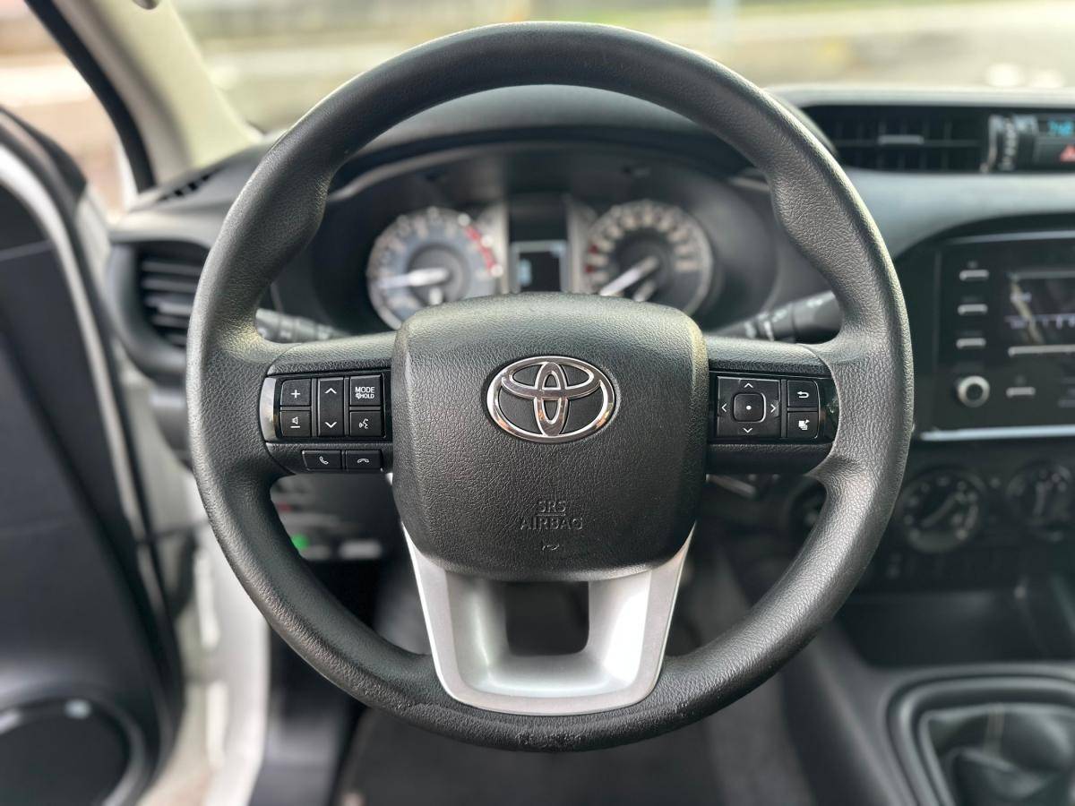 toyota-hilux-2021-diesel-2393cc