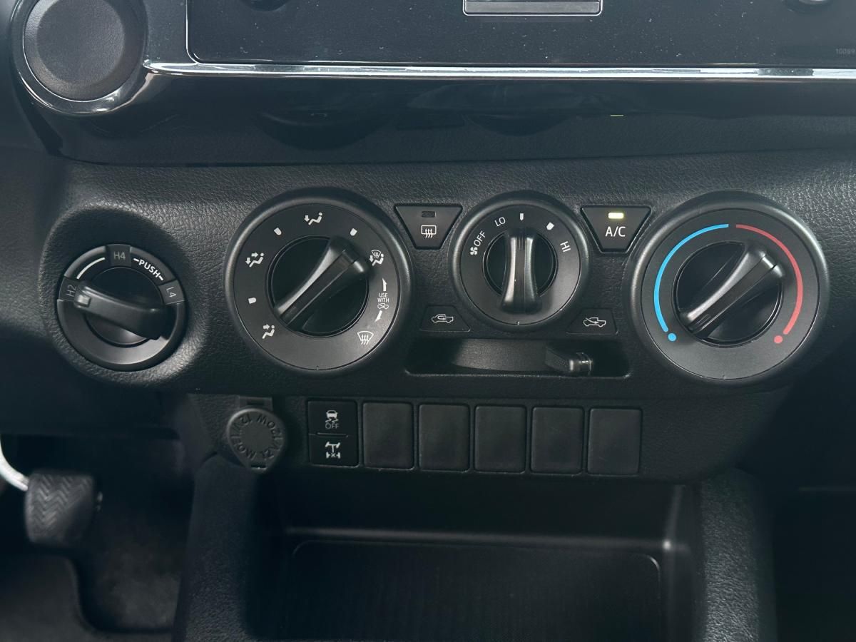 toyota-hilux-2021-diesel-2393cc