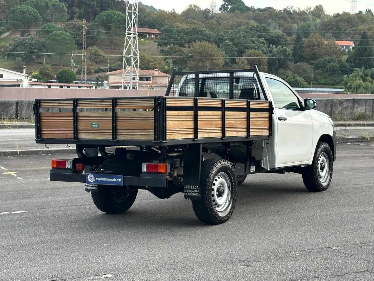 toyota-hilux-2021-diesel-2393cc