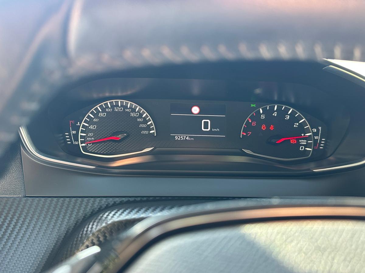 peugeot-208-2023-gasolina-1199cc