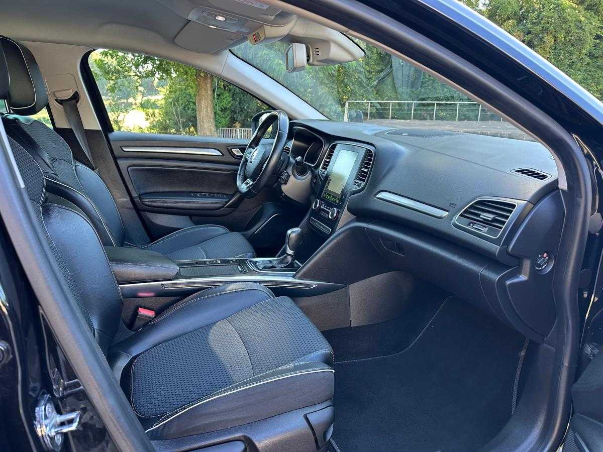 renault-megane-sport-tourer-2018-diesel-1461cc