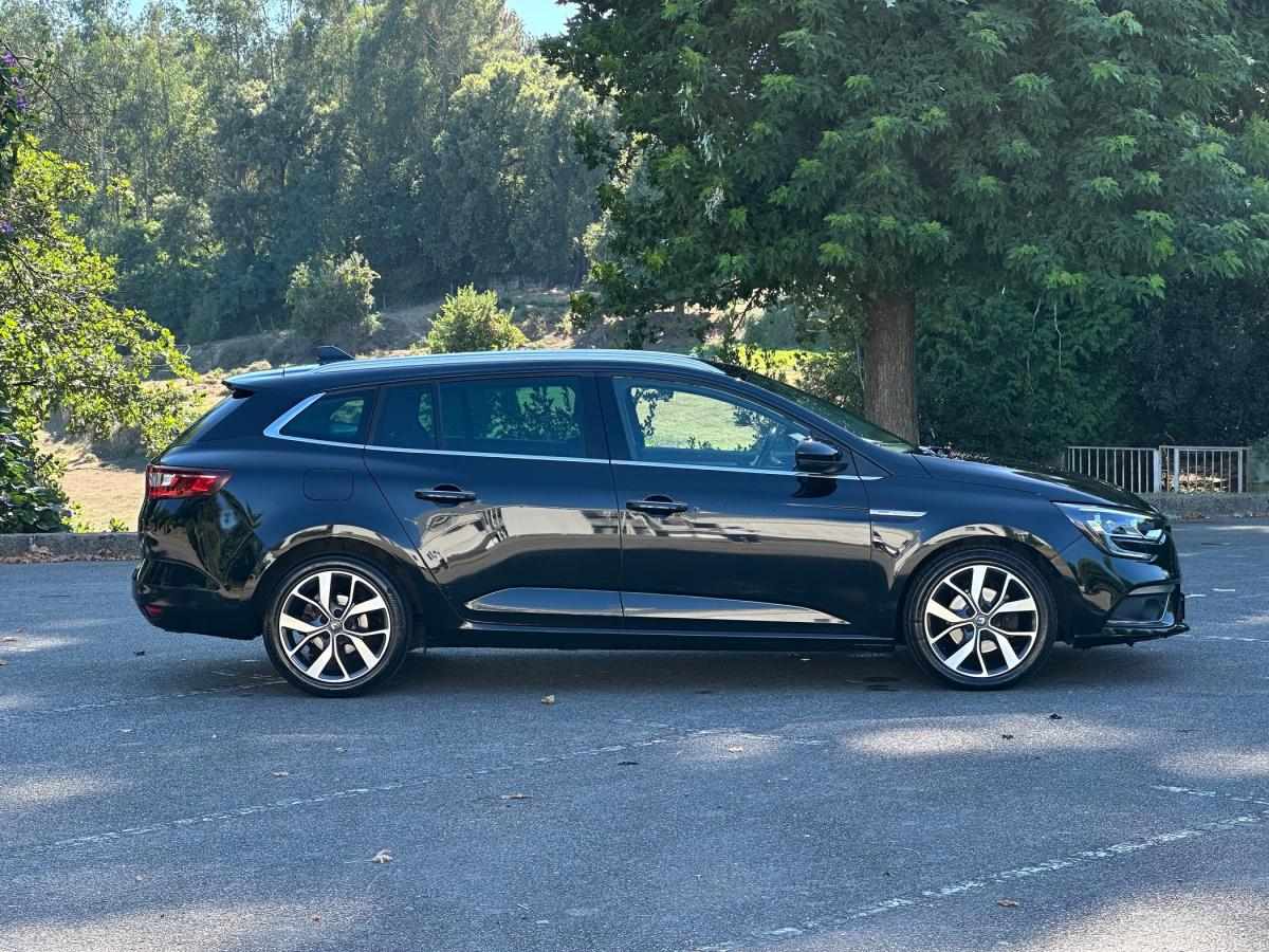 renault-megane-sport-tourer-2018-diesel-1461cc