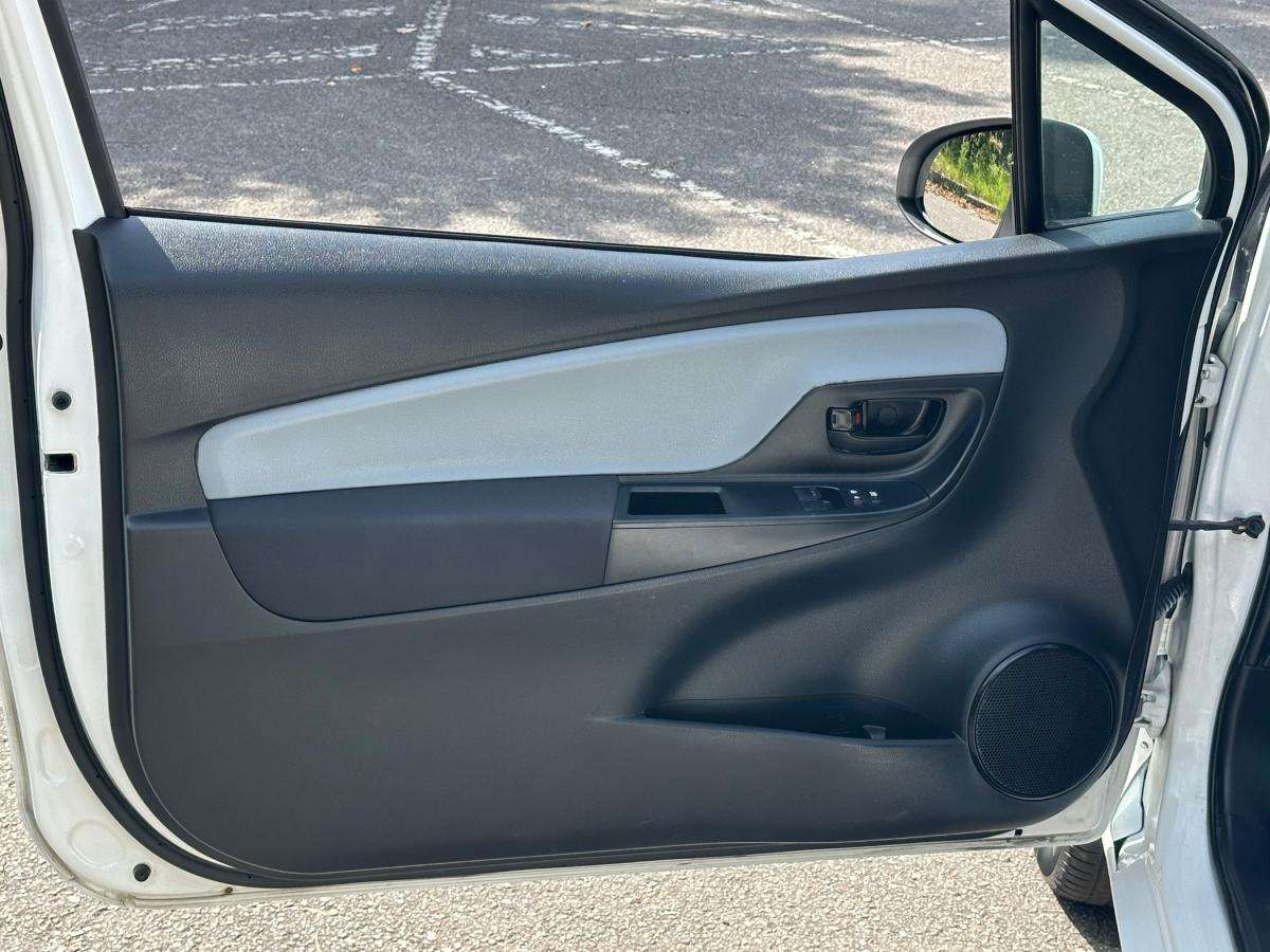 toyota-yaris-2020-gasolina-998cc