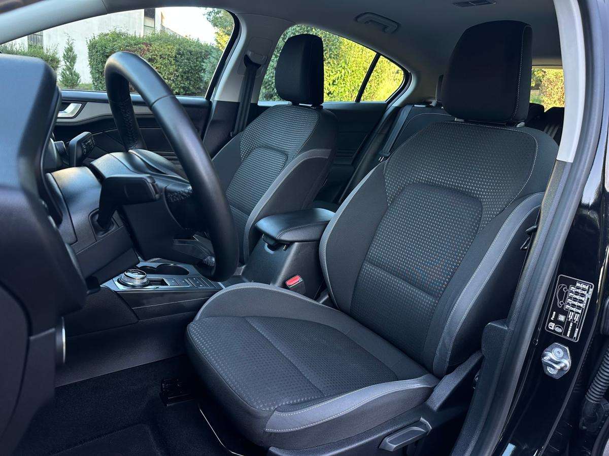 ford-focus-2022-diesel-1499cc