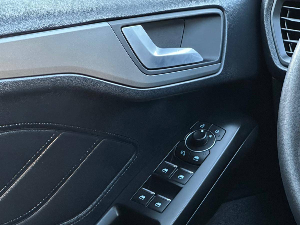 ford-focus-2022-diesel-1499cc