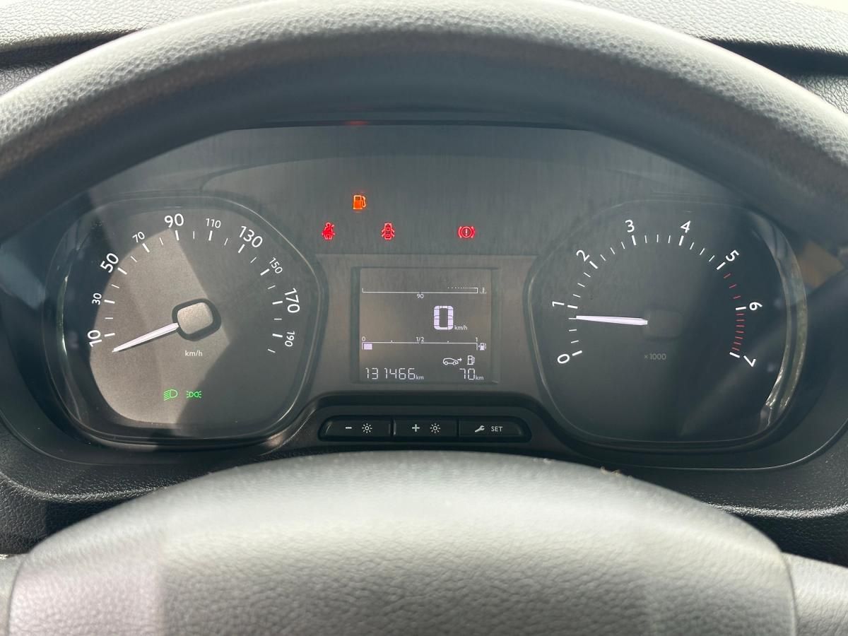 peugeot-expert-2023-diesel-1499cc