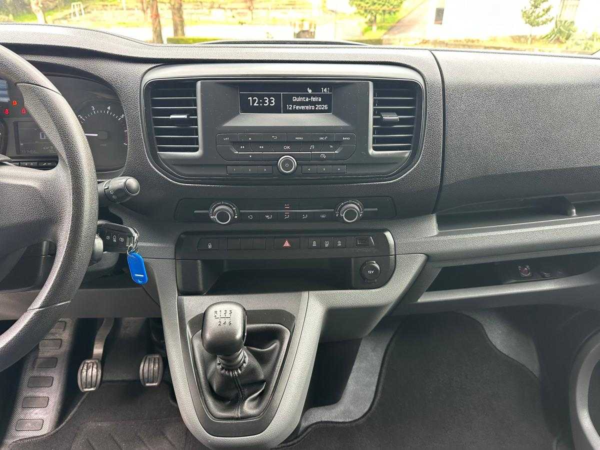 peugeot-expert-2023-diesel-1499cc