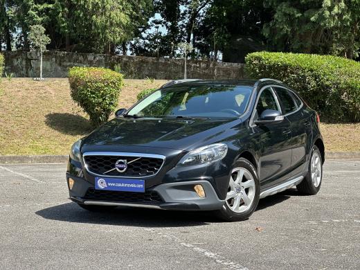 volvo-v40-cross-country-2015-diesel-1560cc