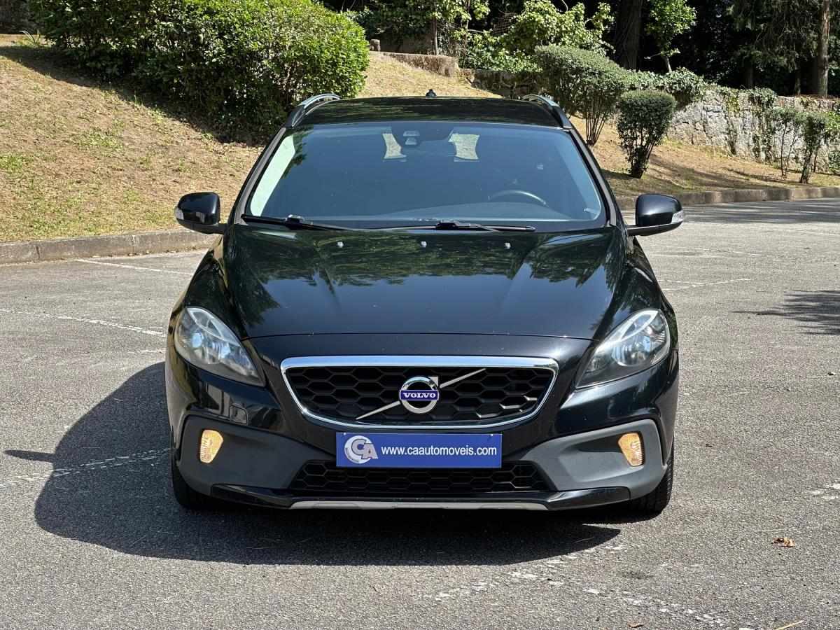 volvo-v40-cross-country-2015-diesel-1560cc