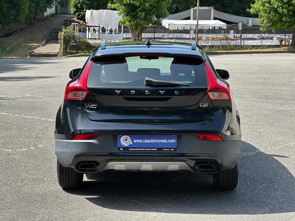 volvo-v40-cross-country-2015-diesel-1560cc