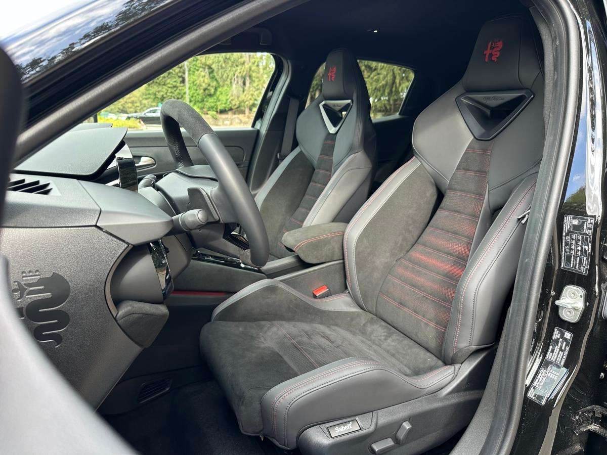alfa-romeo-junior-2025-hibrido-a-gasolina-1199cc