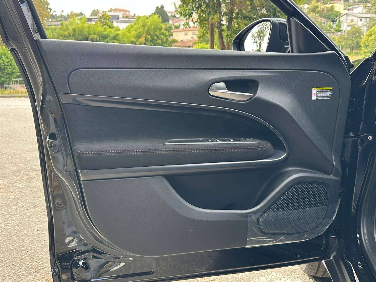 alfa-romeo-junior-2025-hibrido-a-gasolina-1199cc
