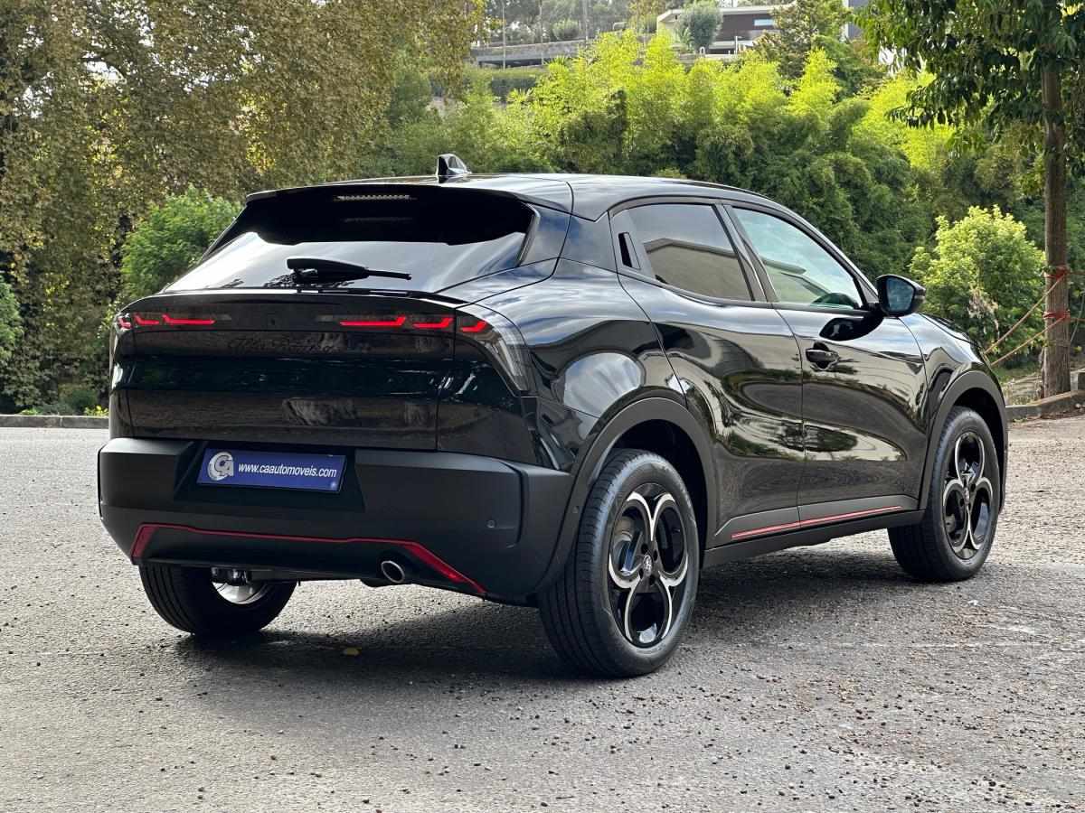 alfa-romeo-junior-2025-hibrido-a-gasolina-1199cc
