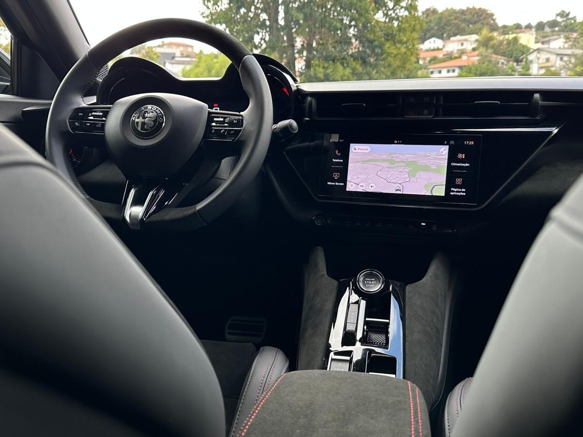 alfa-romeo-junior-2025-hibrido-a-gasolina-1199cc