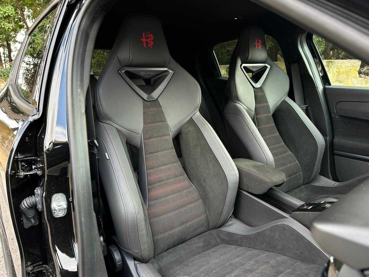 alfa-romeo-junior-2025-hibrido-a-gasolina-1199cc
