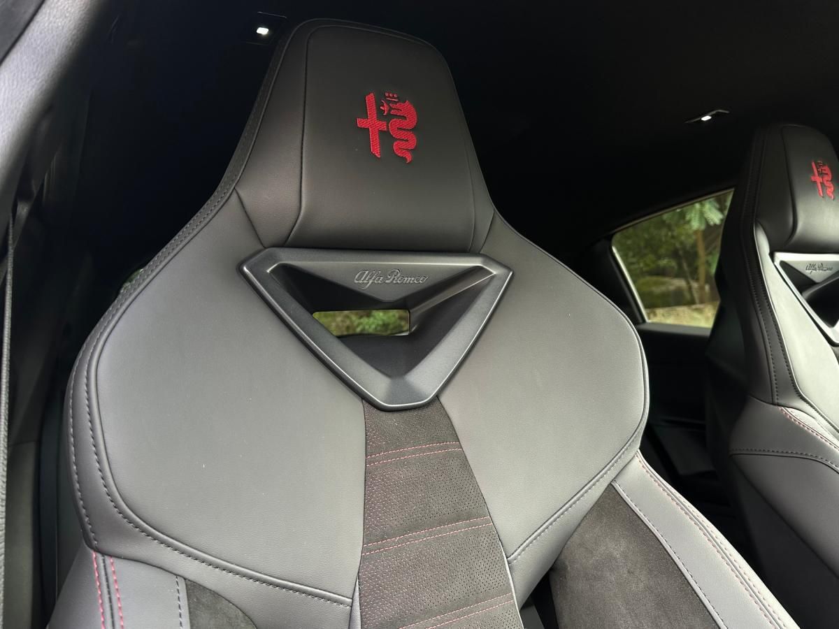 alfa-romeo-junior-2025-hibrido-a-gasolina-1199cc