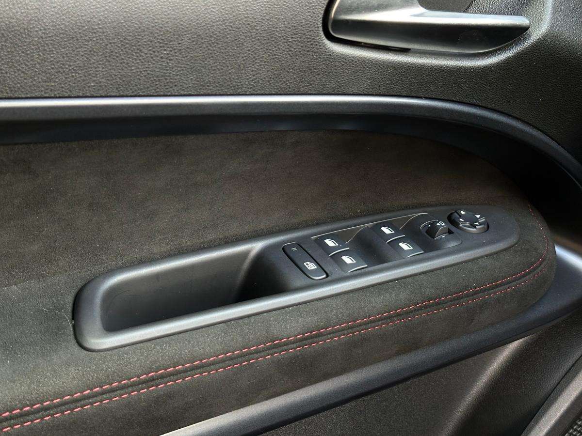 alfa-romeo-junior-2025-hibrido-a-gasolina-1199cc