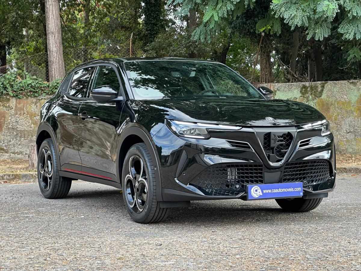 alfa-romeo-junior-2025-hibrido-a-gasolina-1199cc