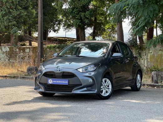 toyota-yaris-2022-hibrido-a-gasolina-1490cc