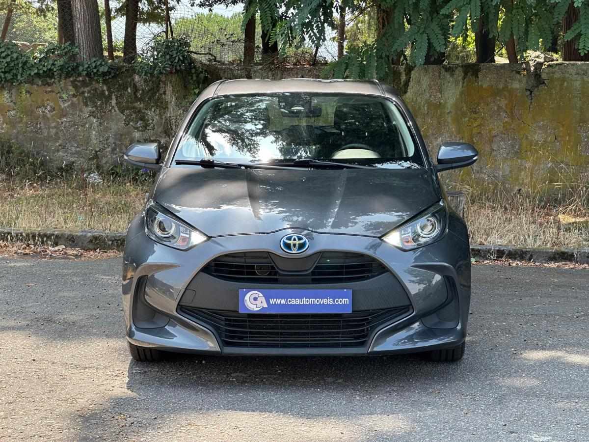 toyota-yaris-2022-hibrido-a-gasolina-1490cc
