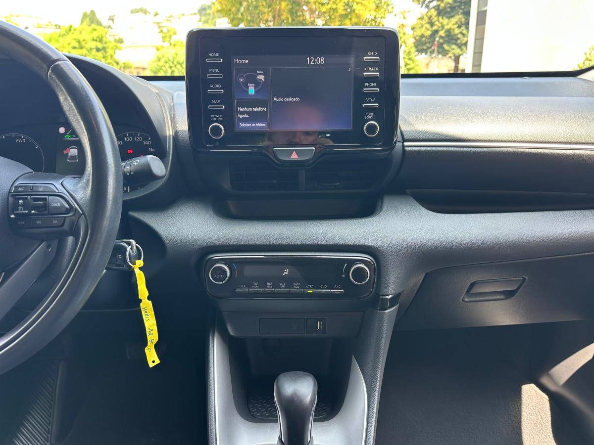 toyota-yaris-2022-hibrido-a-gasolina-1490cc