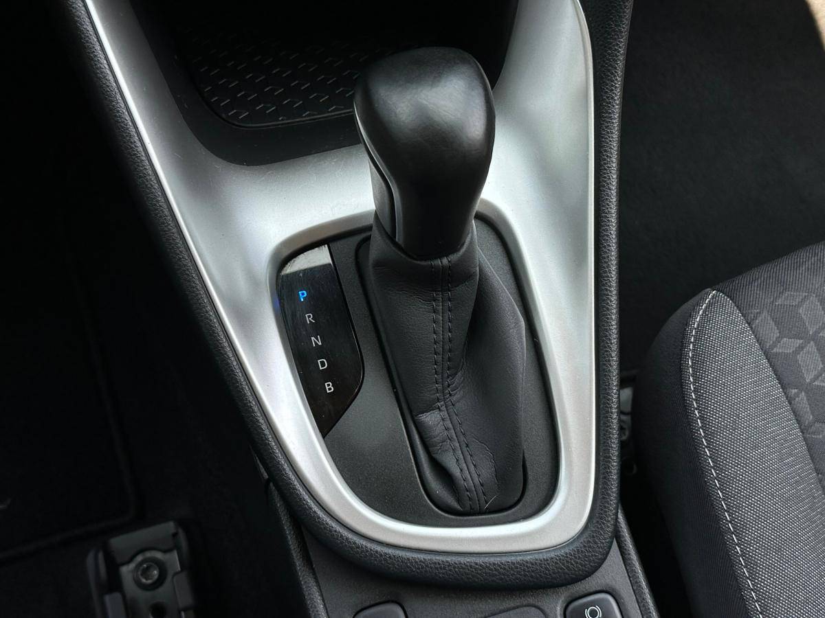 toyota-yaris-2022-hibrido-a-gasolina-1490cc