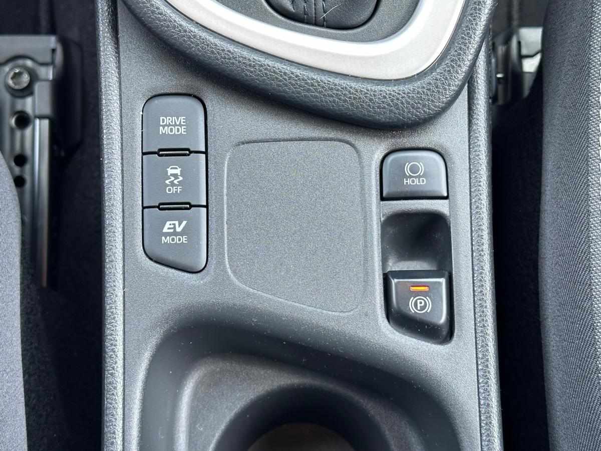 toyota-yaris-2022-hibrido-a-gasolina-1490cc